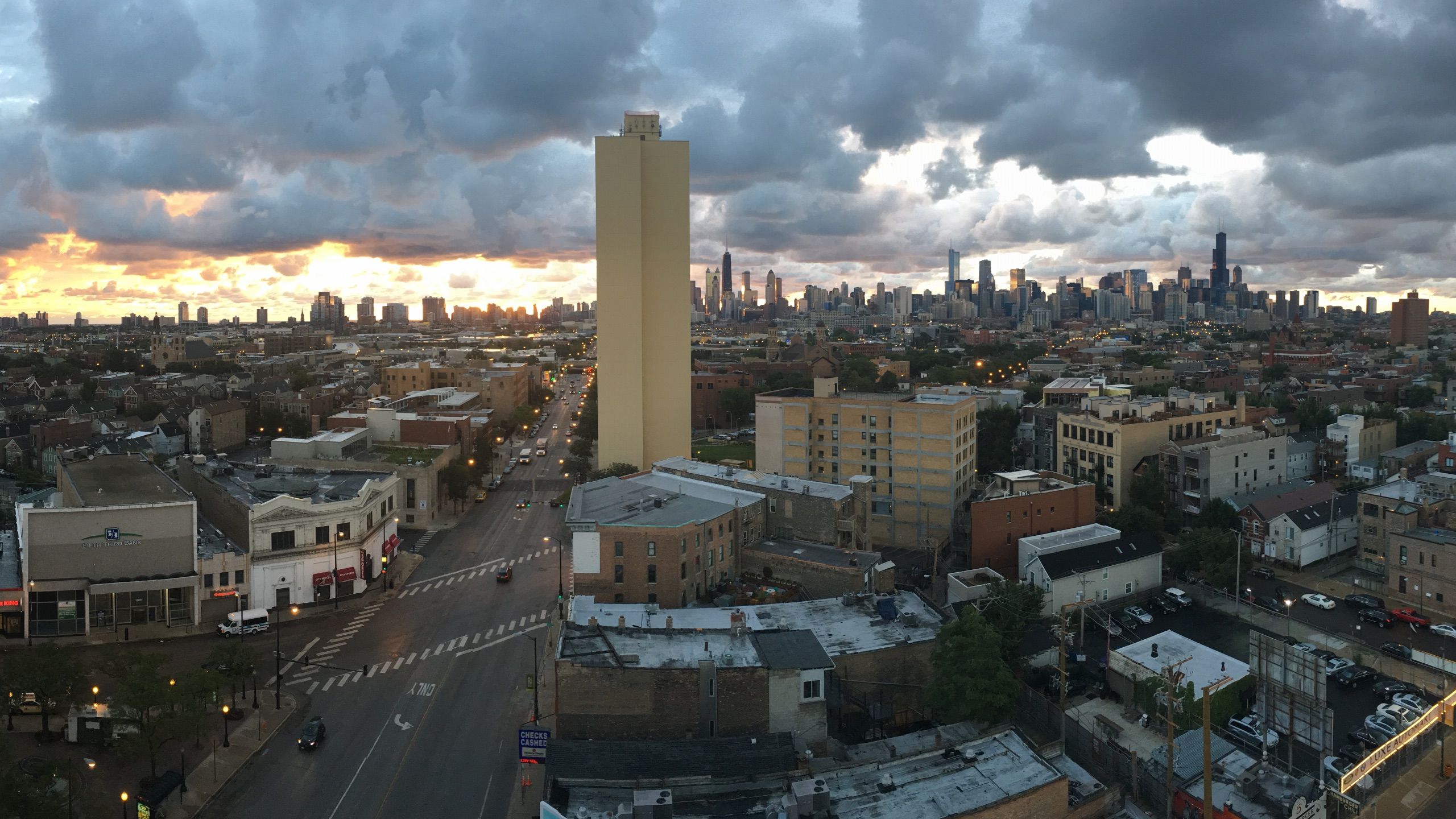 Chicago skyline from Wicker Park