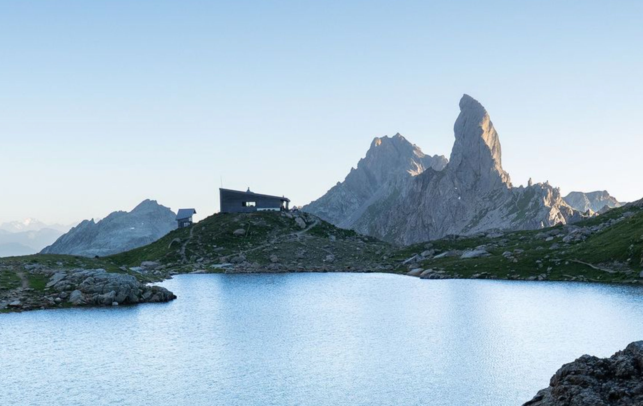 בקתת פּרֶסֶה (refuge de Presset) על הטרק סובב בופורטן