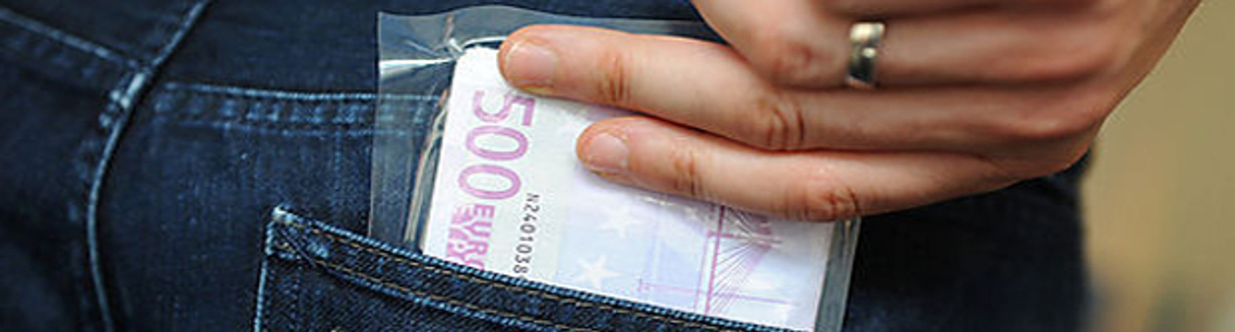 Van wit naar zwart geld