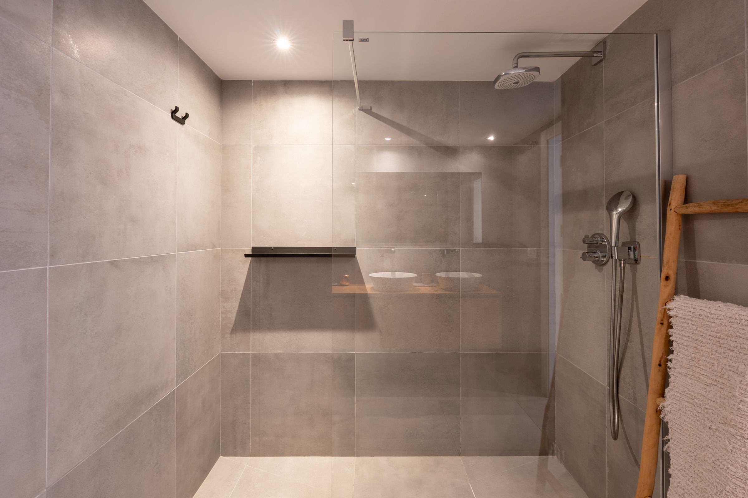 Royal Estates Vadella 15 5 26 11