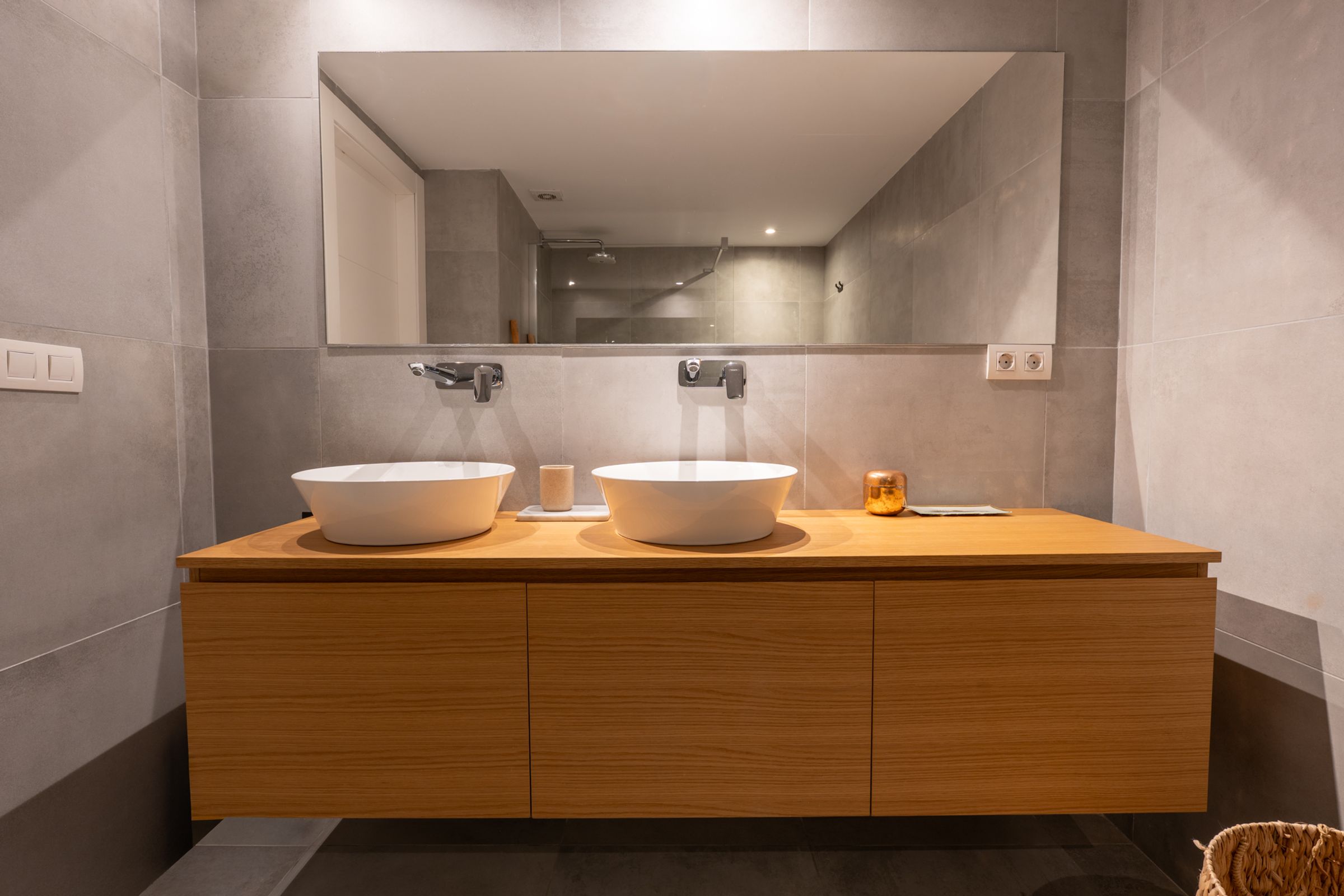Royal Estates Vadella 15 5 26 12