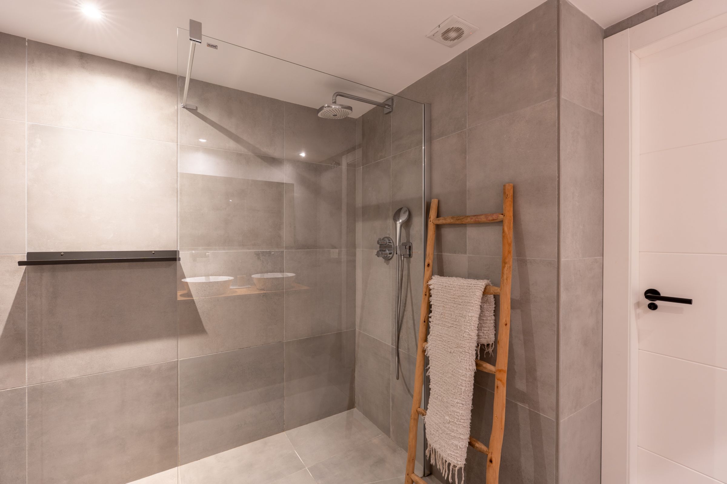 Royal Estates Vadella 15 5 26 13