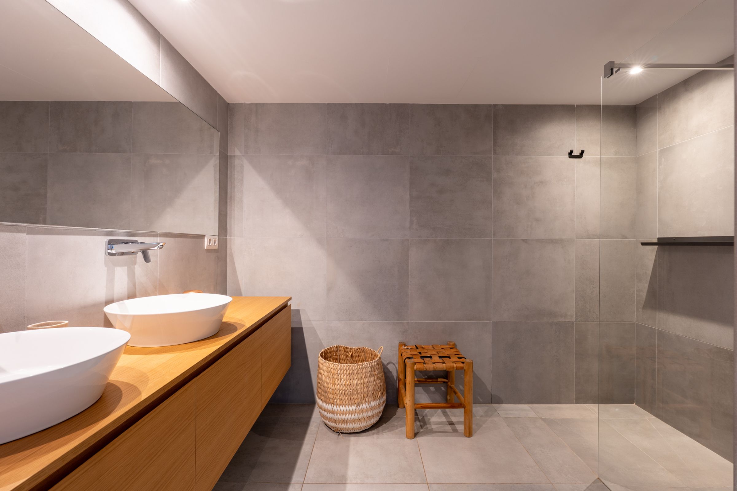 Royal Estates Vadella 15 5 26 14