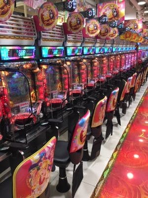 パチンコで勝ちやすい台は？人気機種→客がよく打つ→よく回る→だから当たる！