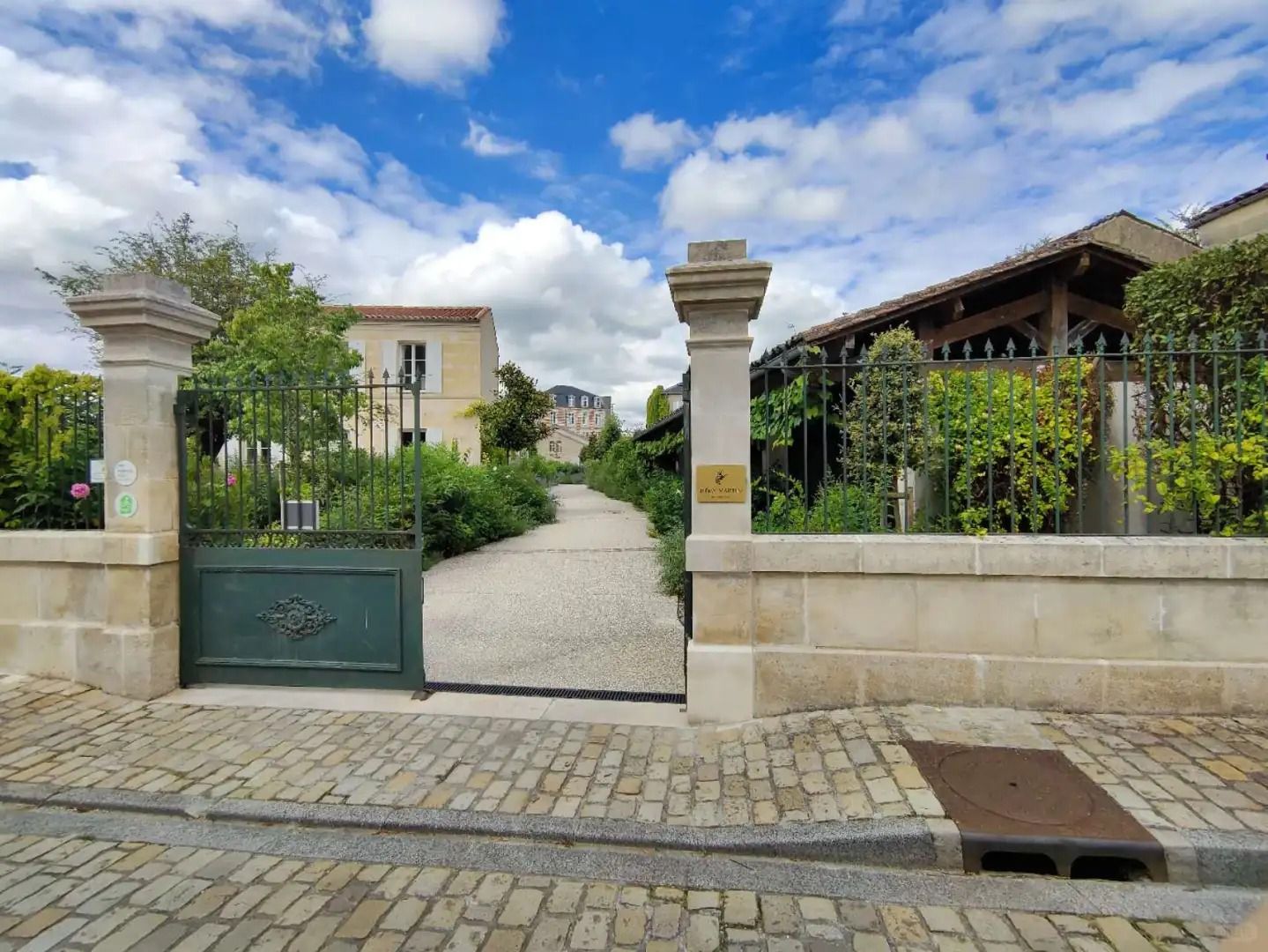 [人頭馬干邑莊園及珍稀系列背景]