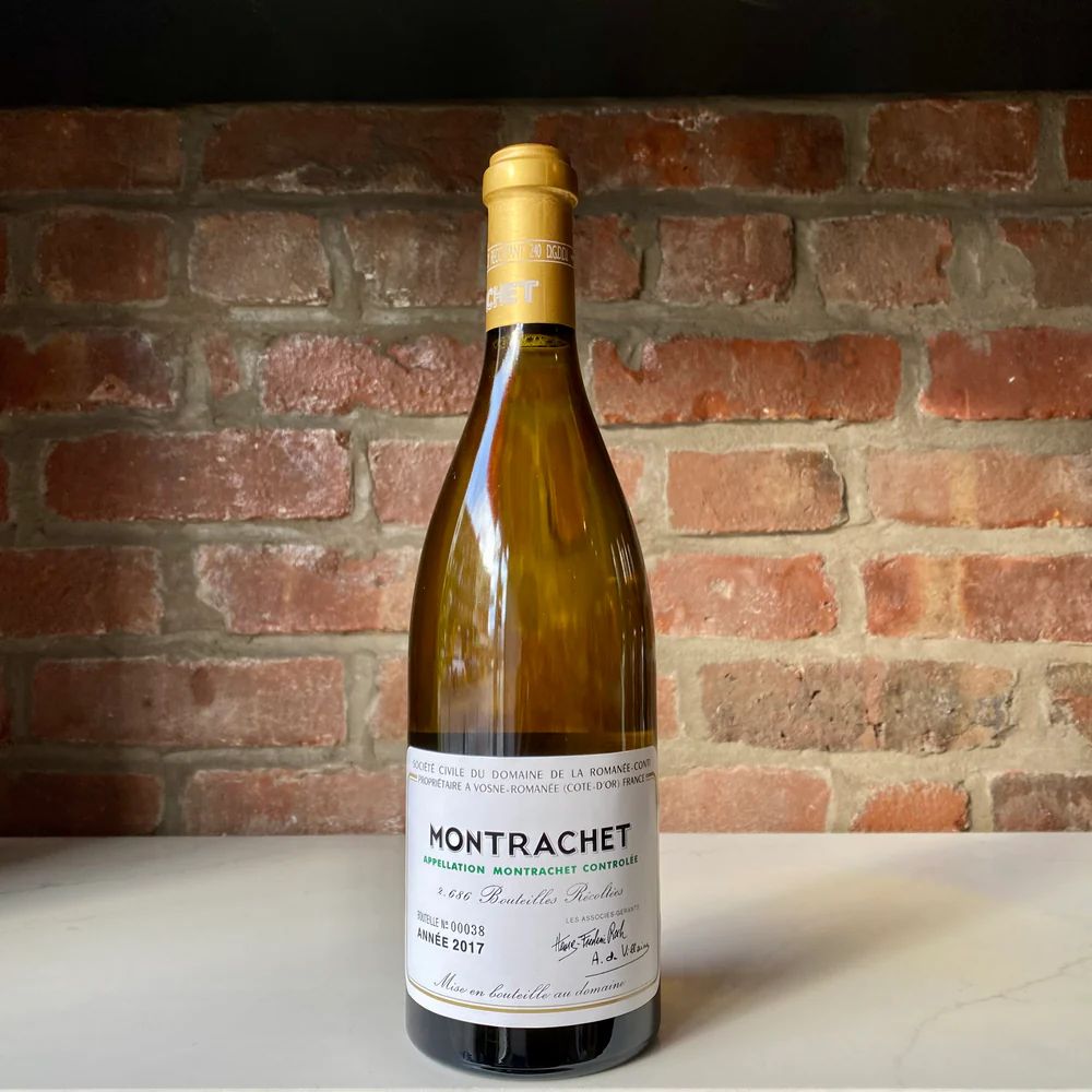 DRC Montrachet 2017 酒瓶，可見酒莊名稱與 Grand Cru 園名