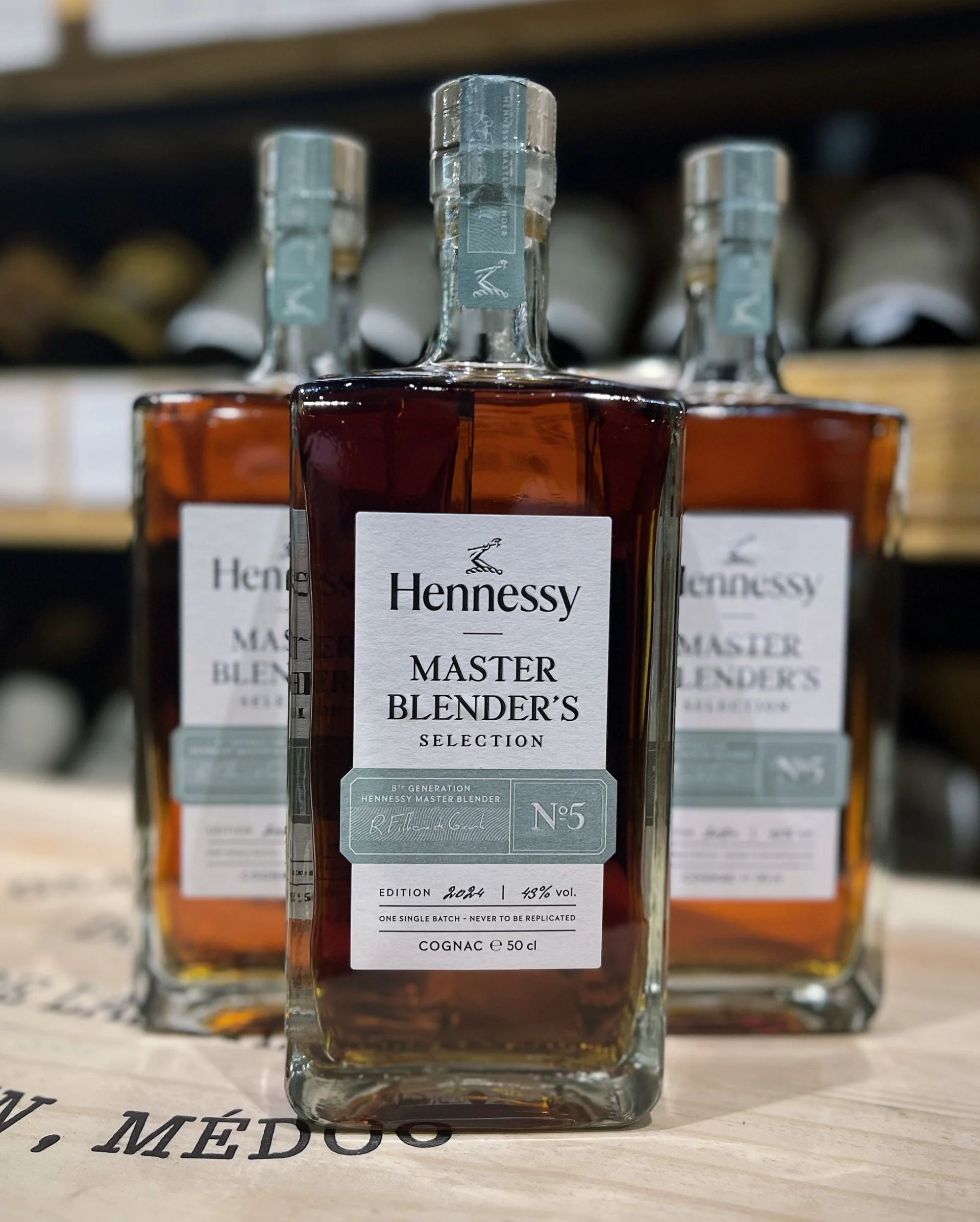 軒尼詩 Hennessy 回收成功案例｜Artisans 系列（工藝限量珍藏）｜瓶身乾爽｜配件齊全｜封口貼合緊密｜已完成驗真交收（匿名案例）