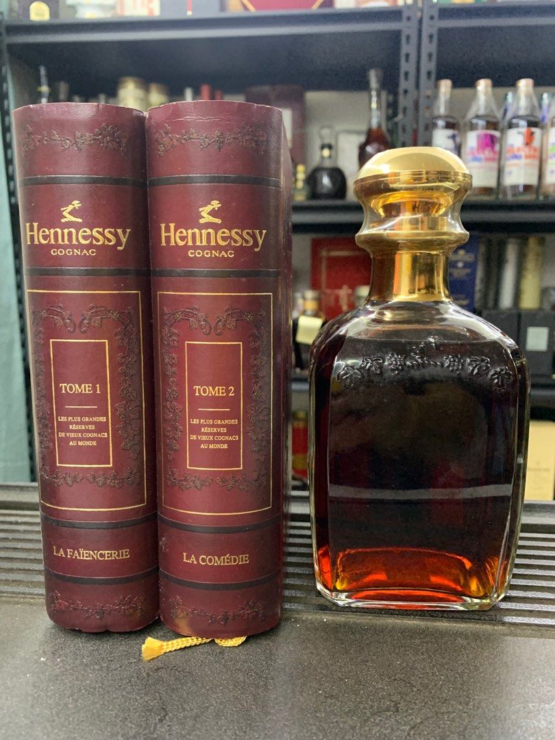 軒尼詩 Hennessy 回收成功案例｜Hennessy Library（圖書館系列木盒）｜配件齊全｜瓶身乾爽｜木盒五金無鬆動｜已完成驗真交收（匿名案例）