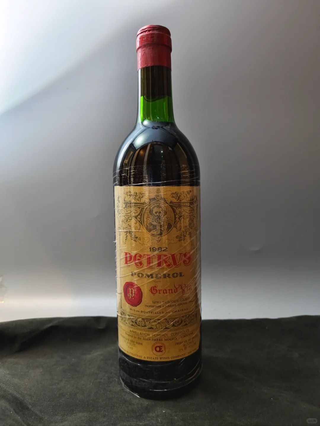帕圖斯 Petrus 回收成功案例｜Château Petrus (Pomerol) 1982｜封條完整｜酒標乾淨｜液面良好｜已完成驗真交收（匿名案例）