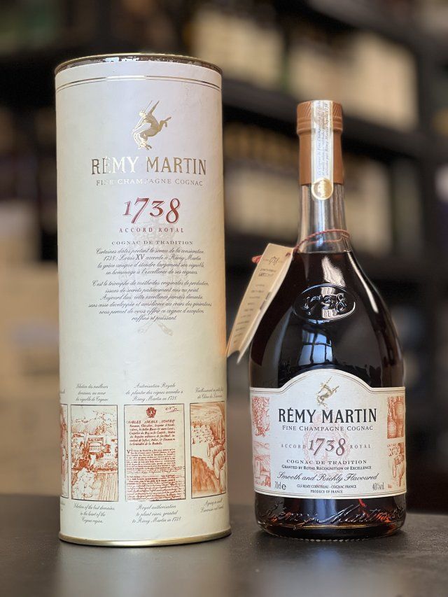 人頭馬 Rémy Martin 回收成功案例｜1738 Accord Royal（皇家禮讚）｜瓶帽無明顯氧化｜配件齊全｜外盒內襯完整｜已完成驗真交收（匿名案例）