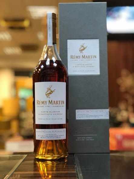人頭馬 Rémy Martin 回收成功案例｜Carte Blanche（首席大師特選）｜批次碼一致｜封條完整｜瓶頸雷射編號清晰｜已完成驗真交收（匿名案例）