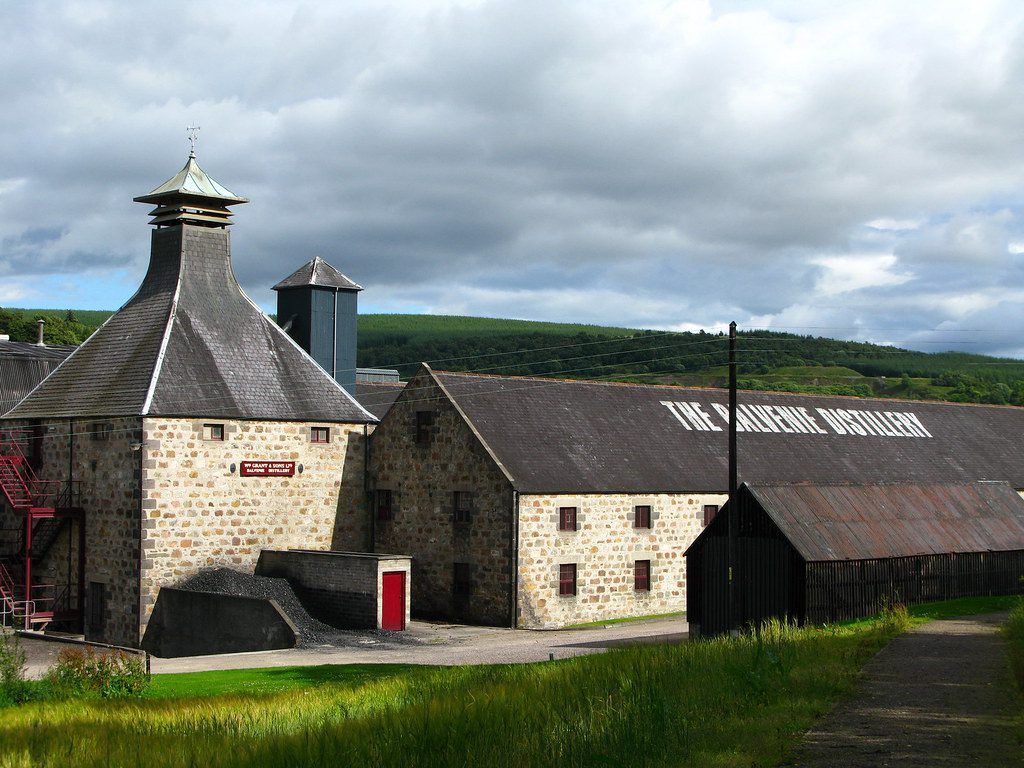 百富酒廠堅持的傳統鋪地發芽工藝