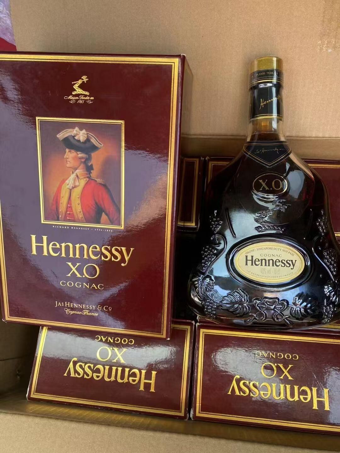 軒尼詩 XO 各年代瓶身與封膜差異對照圖