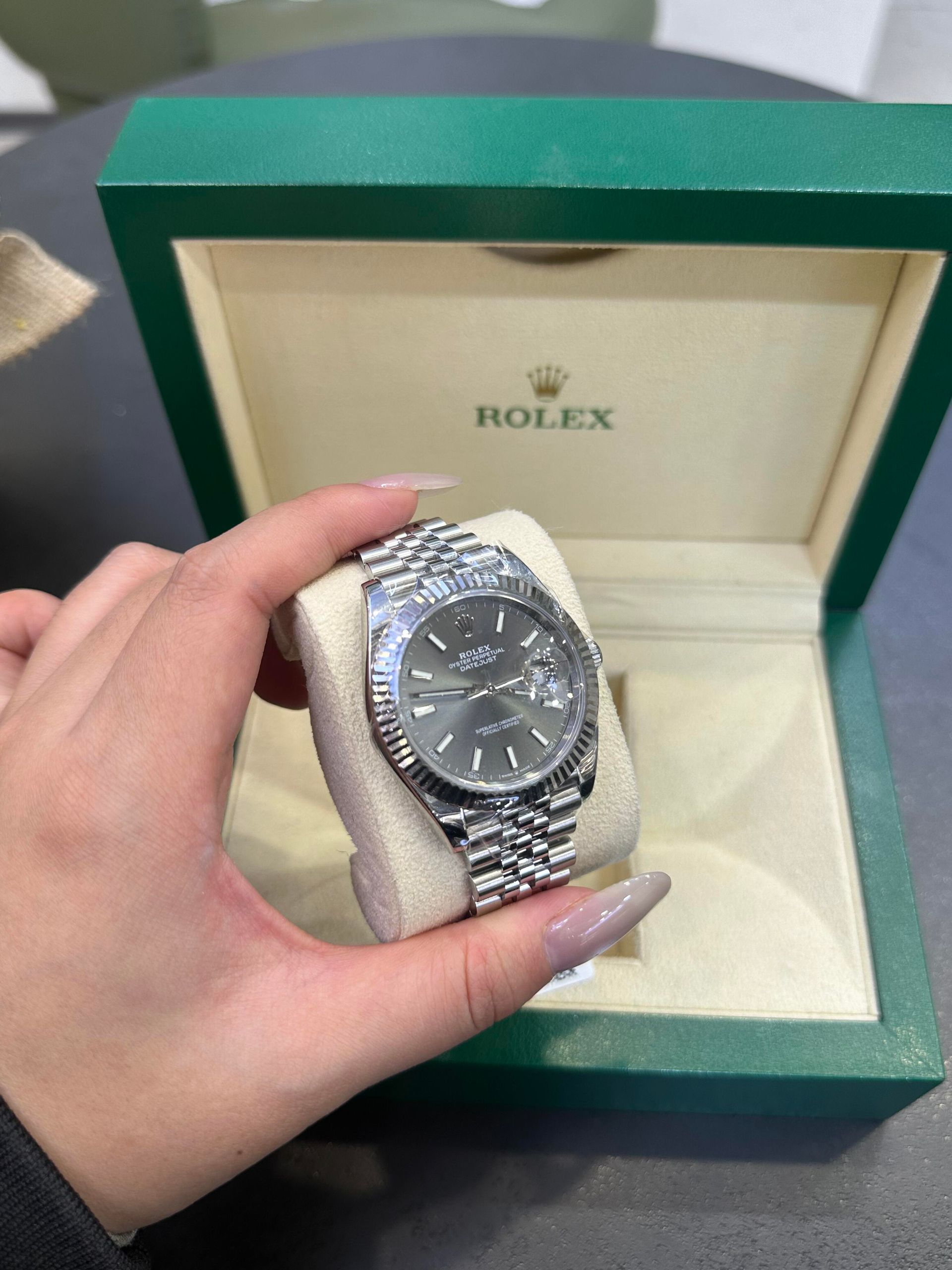 Datejust 現場驗真與品相檢查（示意）