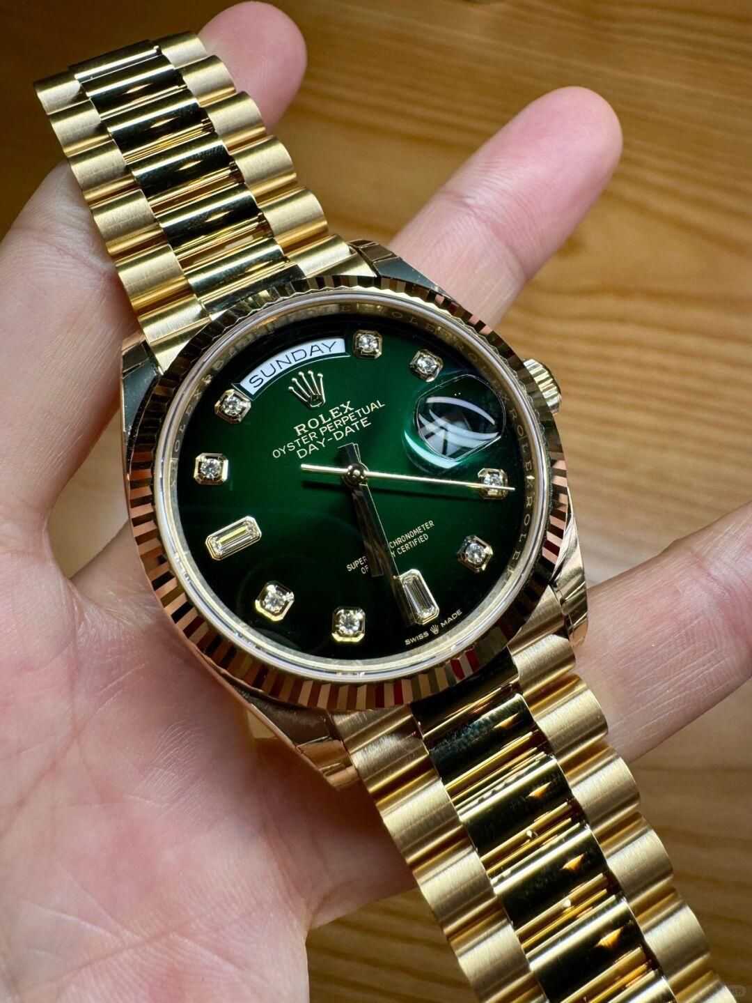 Day-Date 現場驗真與品相檢查（示意）