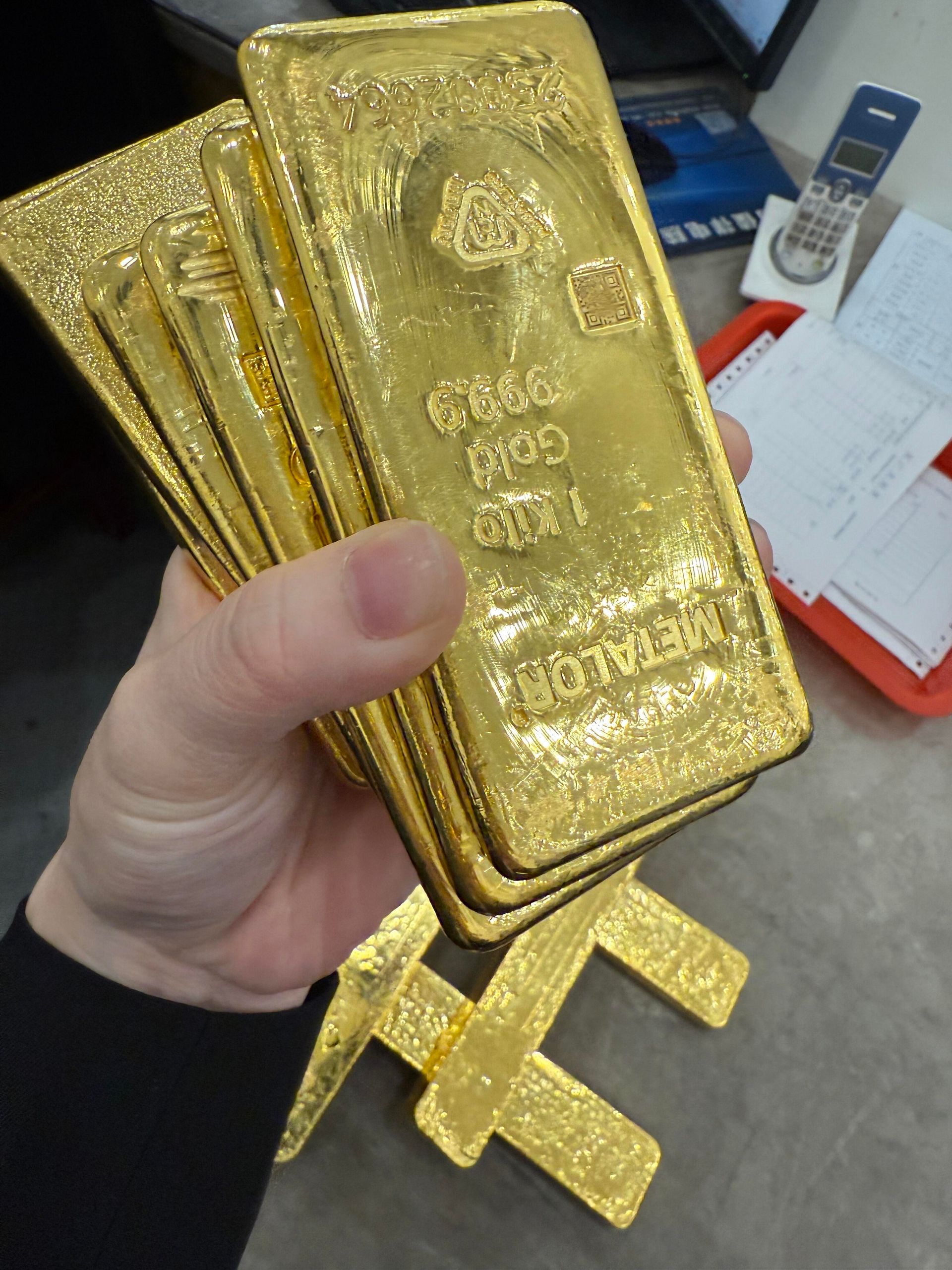 香港不同賣金渠道對比示意圖