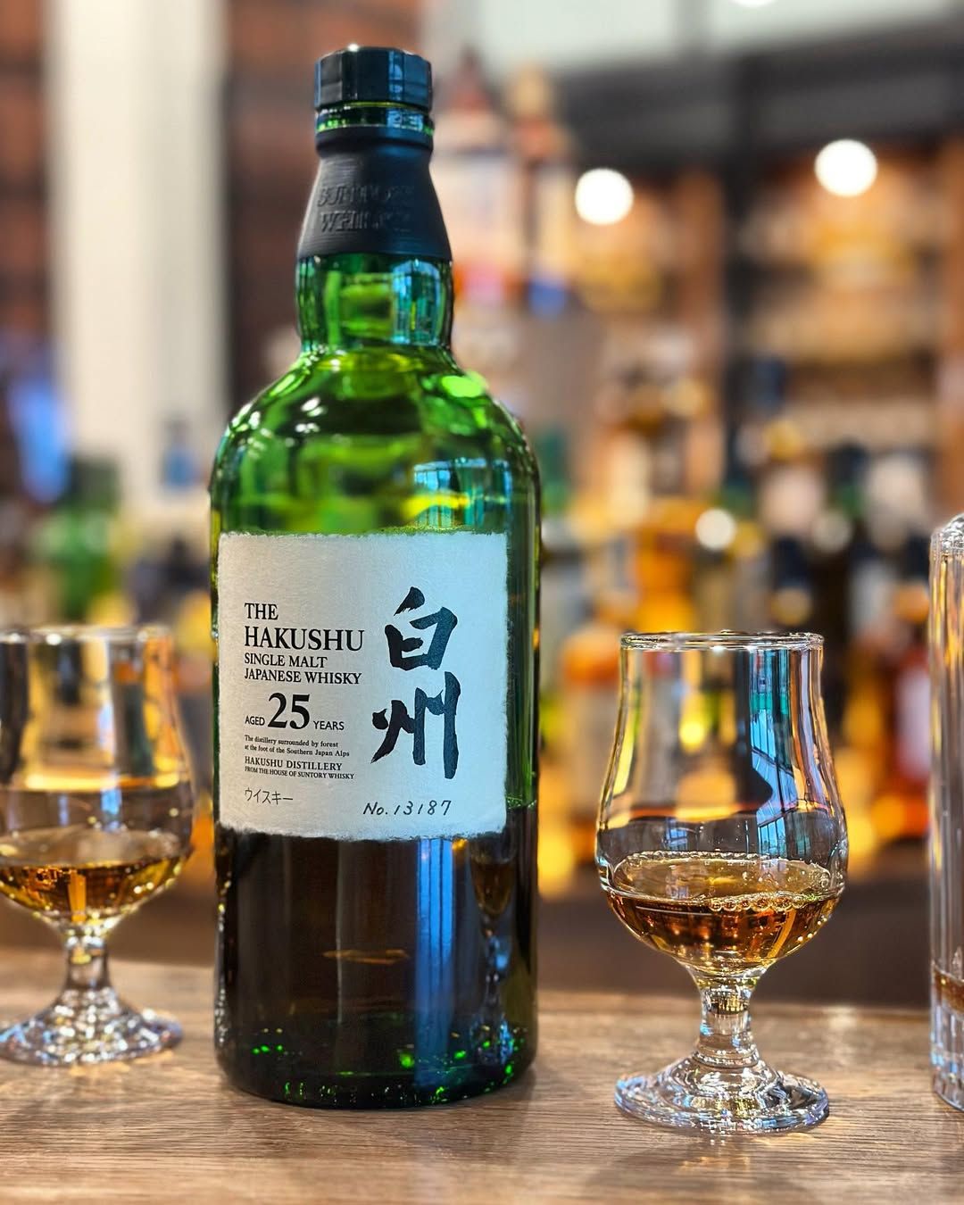 白州25年威士忌酒液色澤