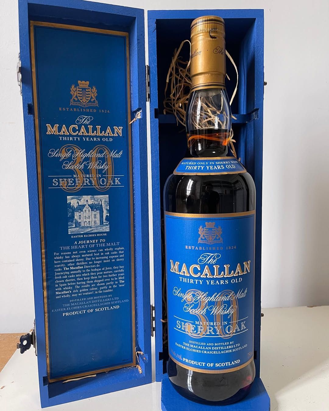 舊版麥卡倫30年圓瓶藍木盒