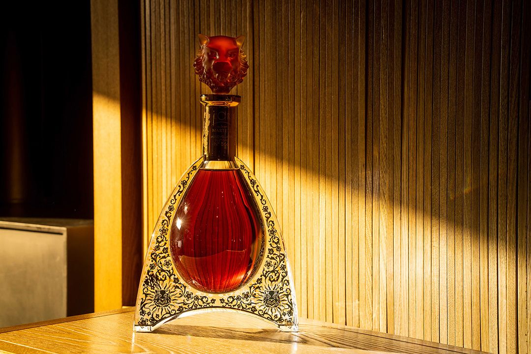 靈科商行展示的多款馬爹利干邑老酒