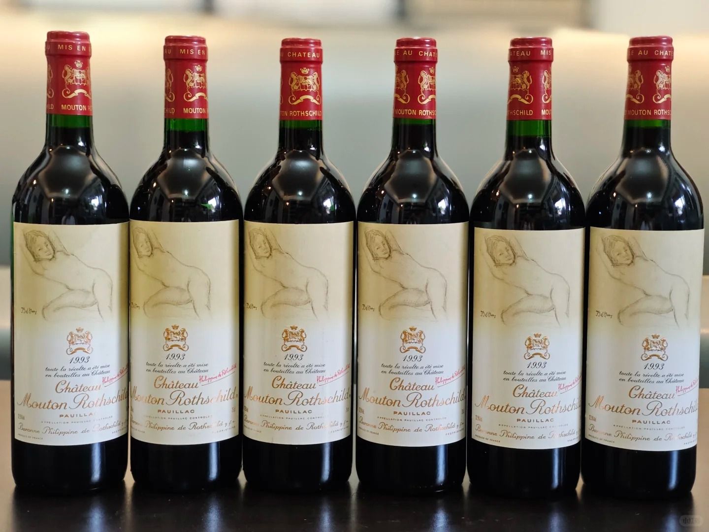 Mouton 1993 Balthus Label vs Blank Label comparison