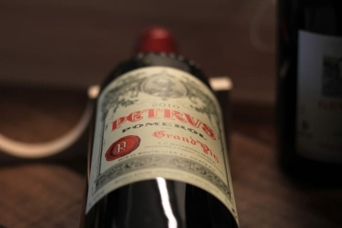 [柏圖斯酒莊 (Pétrus) 葡萄園風光]