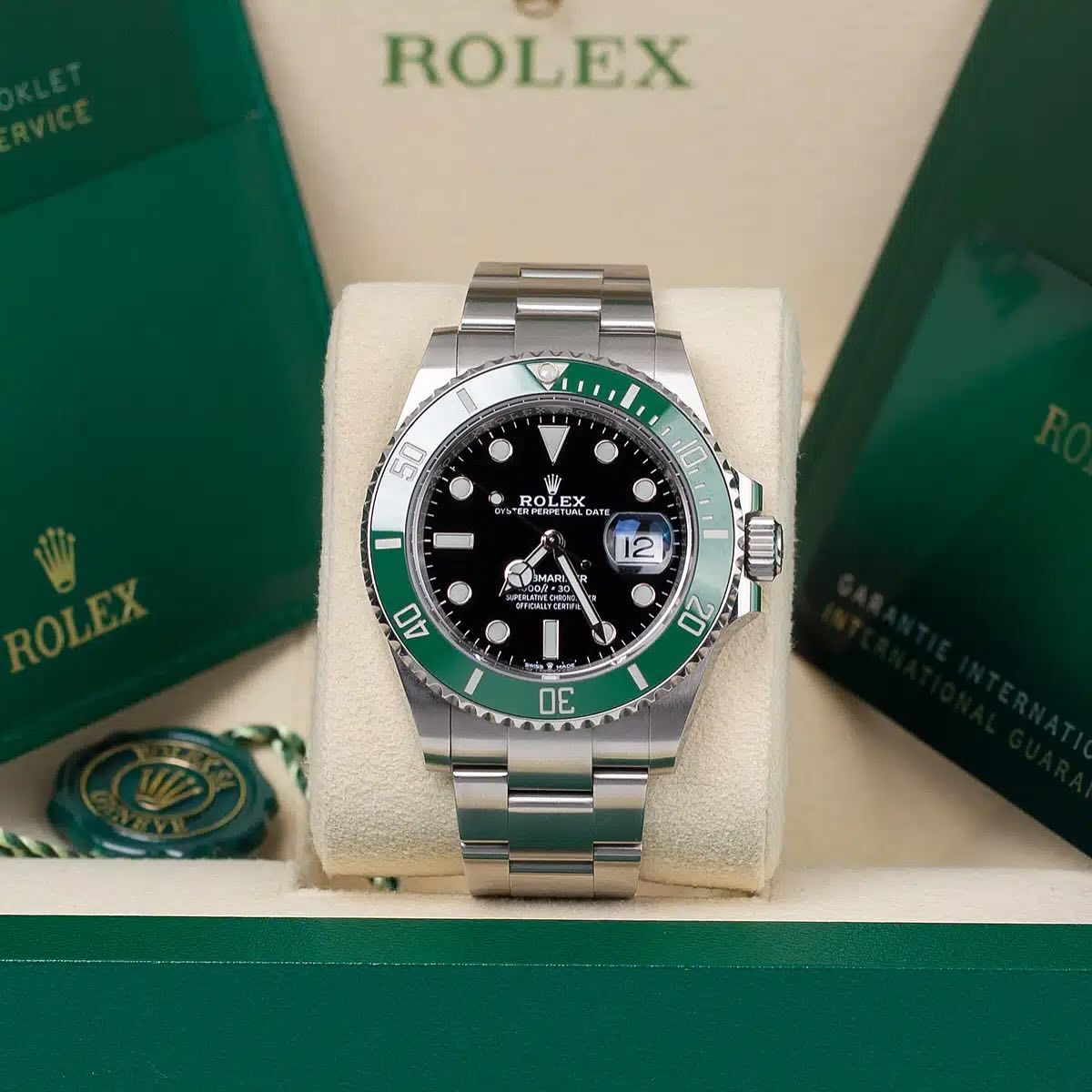 Rolex Submariner 126610LV 綠水鬼 Starbucks