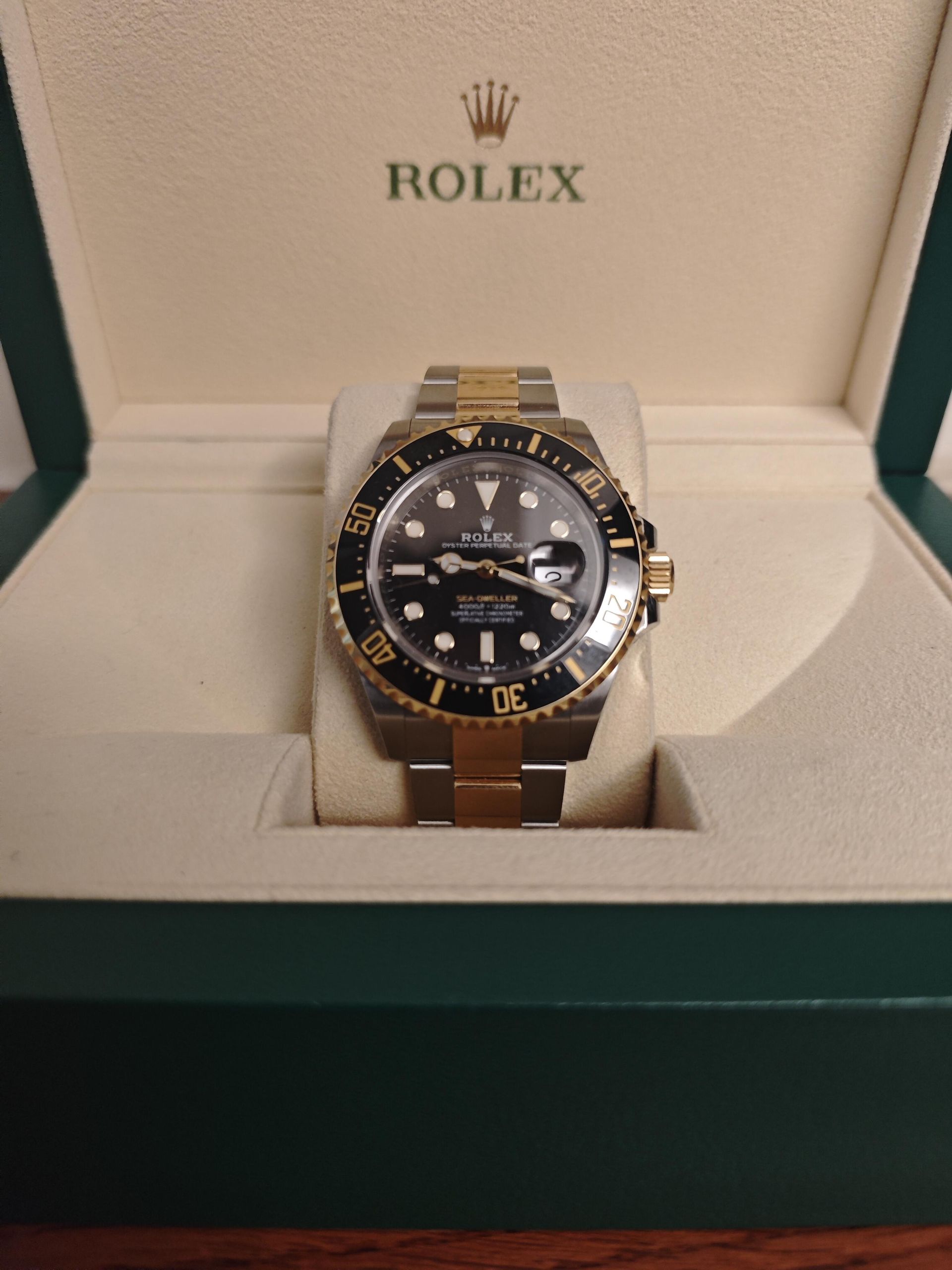 Sea-Dweller 現場驗真與品相檢查（示意）