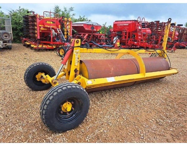 TWOSE 3 metre 10ft x 30 Heavy Flat Roll Grass Roller with Hyd End Tow