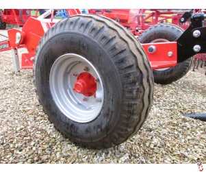 12.5/80 x 15.3 Wheel & Tyre assembly, NEW 