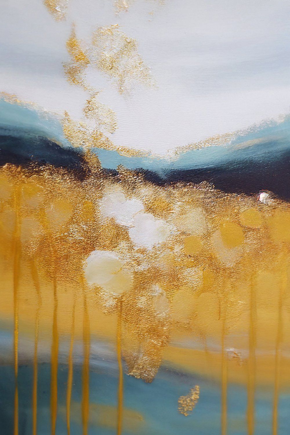 Konten Landscape With Blue And Gold