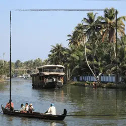 houseboat crossing