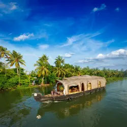 Munnar Thekkady Alleppey Kumarakom Kerala tour packages