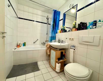 Hollenders Immobilien: Attraktive 2-Zimmer-Wohnung in modernem Mehrfamilienhaus mit Tiefgaragenstellplatz in zentraler Lage von Köln-Sülz-10