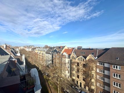 Hollenders Immobilien: Exklusives Dachgeschoss im Denkmalaltbau mit großer Terrasse und Blick bis zum Dom-2
