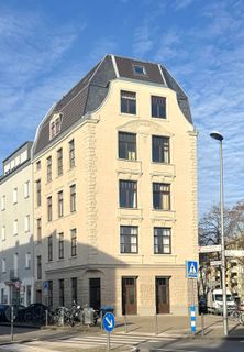 Hollenders Immobilien: Exklusives Dachgeschoss im Denkmalaltbau mit großer Terrasse und Blick bis zum Dom-0