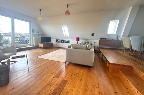 Hollenders Immobilien: Exklusives Dachgeschoss im Denkmalaltbau mit großer Terrasse und Blick bis zum Dom-6