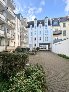 Hollenders Immobilien: Attraktive 2-Zimmer-Wohnung in modernem Mehrfamilienhaus mit Tiefgaragenstellplatz in zentraler Lage von Köln-Sülz-1