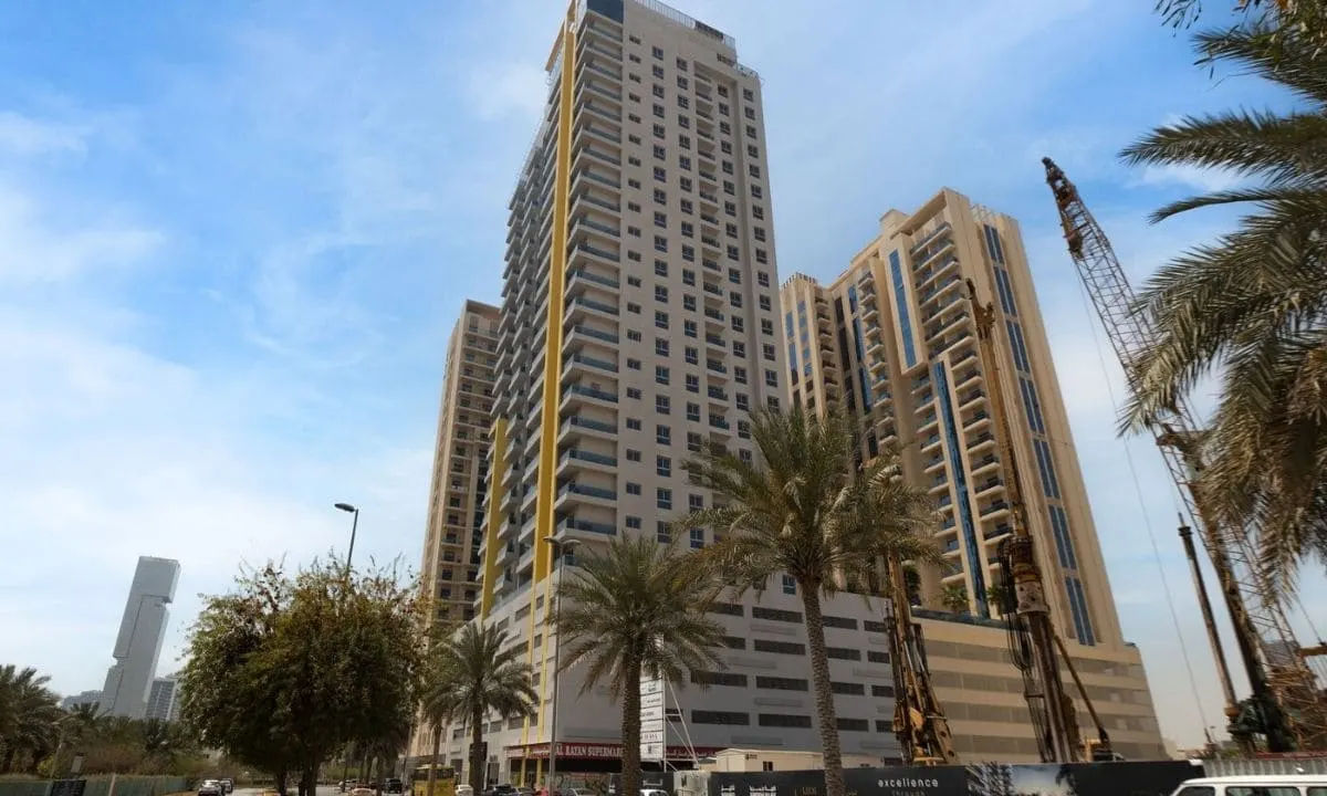 Home Lounge Real Estate Brokers LLC