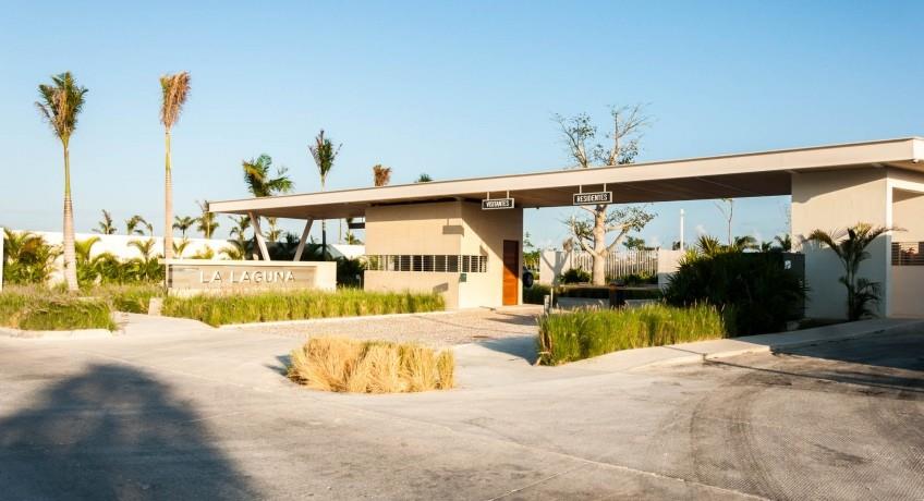 Lot 4842 sqf. Lot 22 Laguna II, Puerto Cancun, Cancun