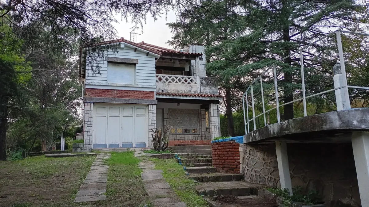 Casa con departamento independiente en venta en La Calera