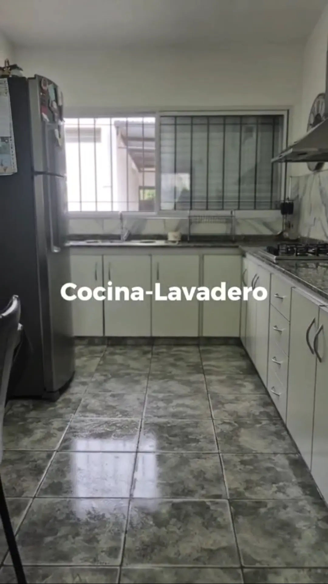 Casa apta uso comercial con depto. independiente en Villa Libertador - foto 5