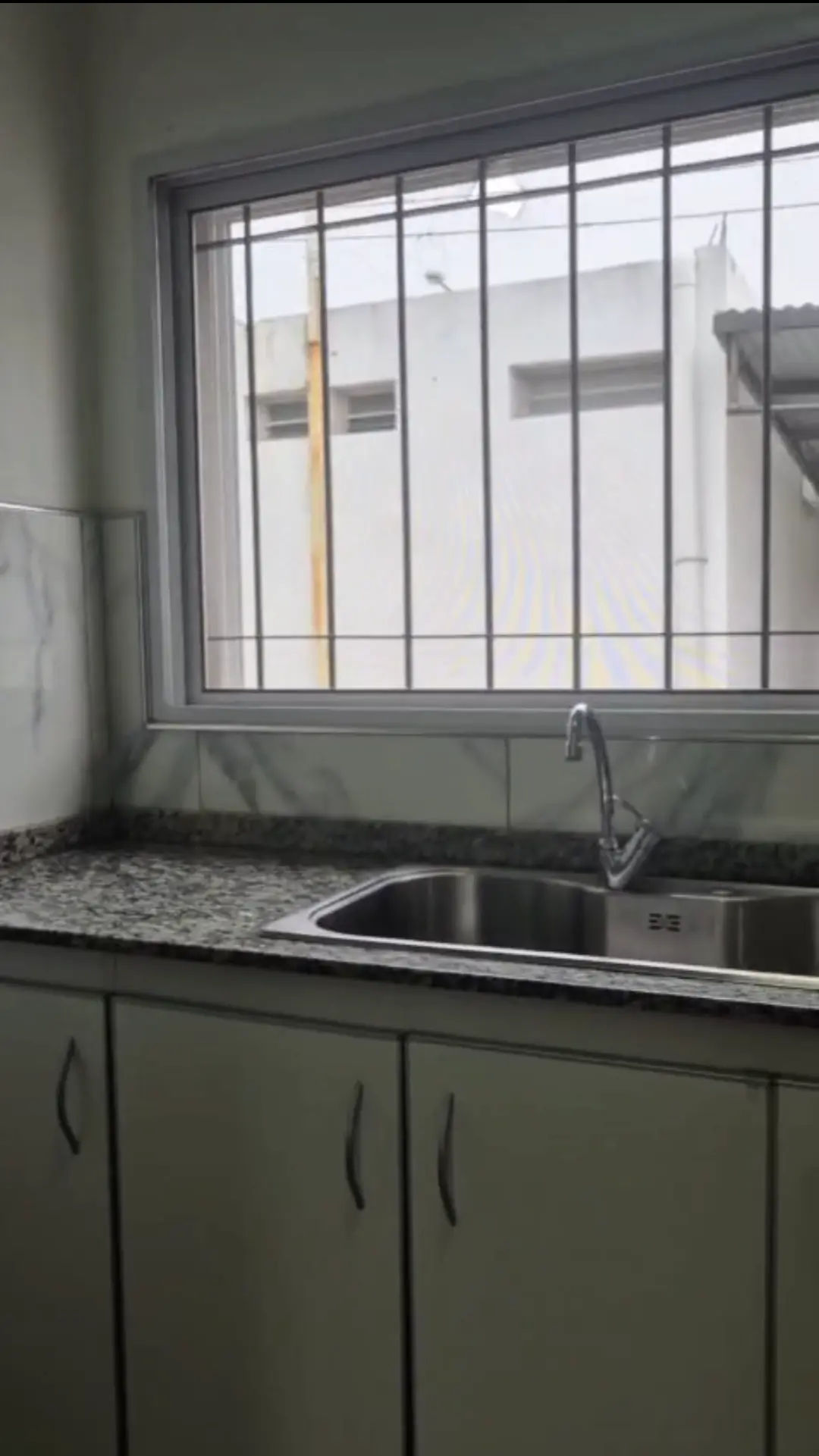 Casa apta uso comercial con depto. independiente en Villa Libertador - foto 7