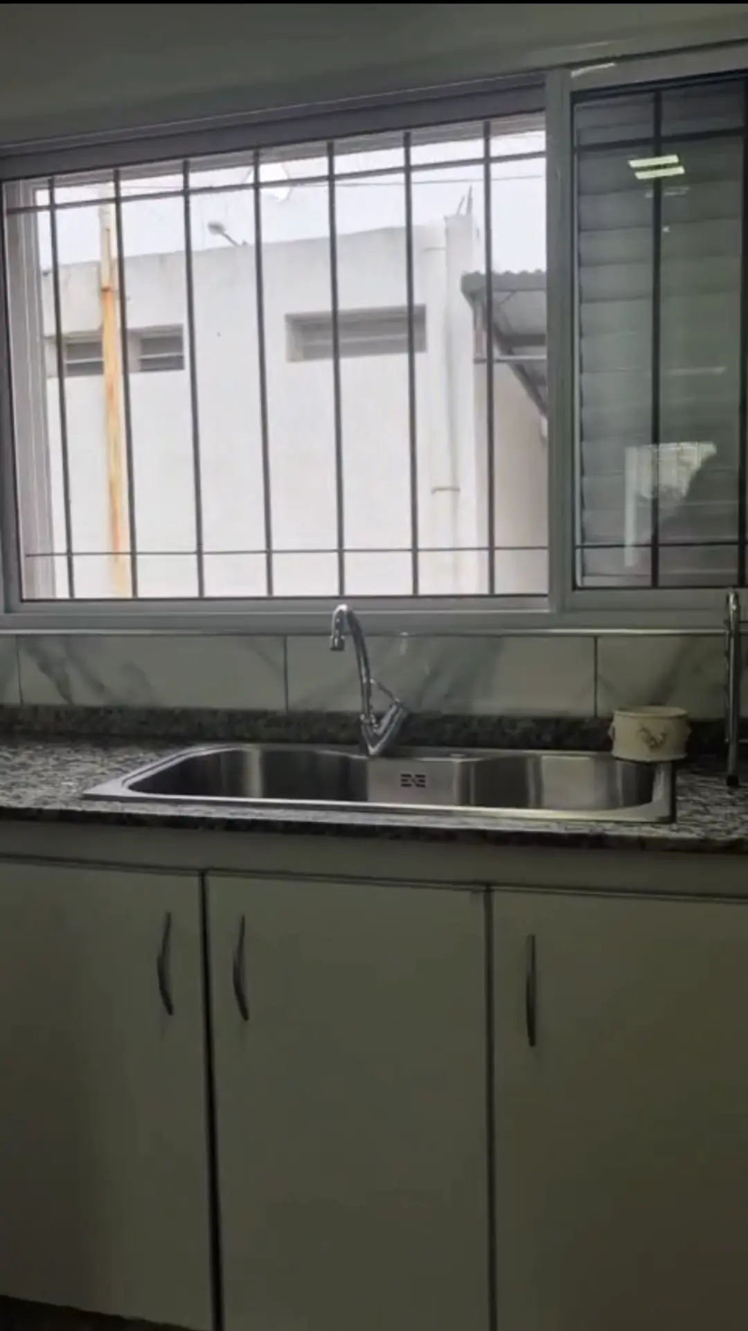 Casa apta uso comercial con depto. independiente en Villa Libertador - foto 8