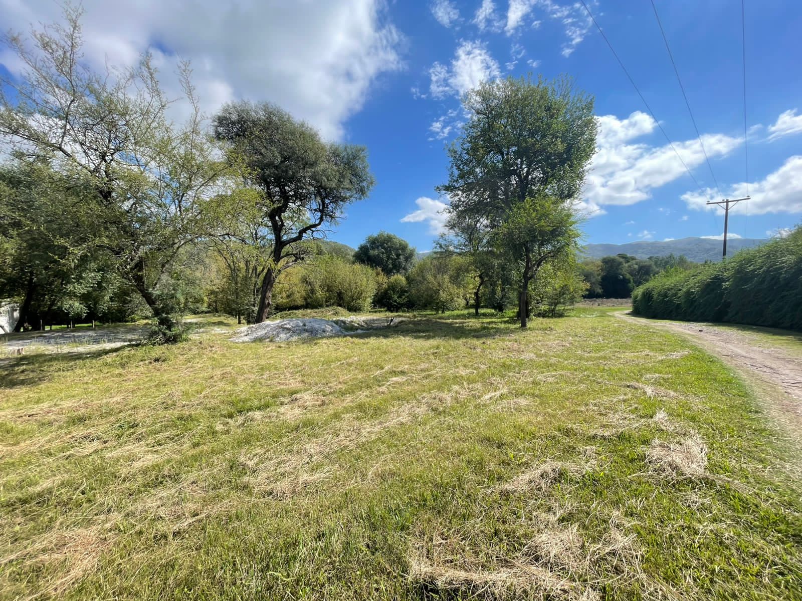 Lote de 2.890m² con arroyo en Alta Gracia, country golf - foto 5