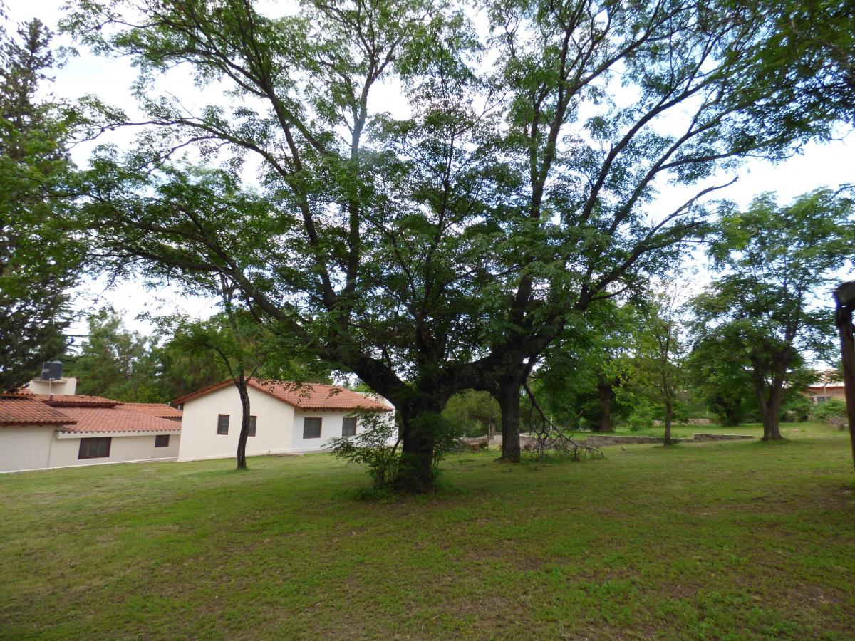 Casa con se acepta canje de departamentos en venta en Tanti - foto 2