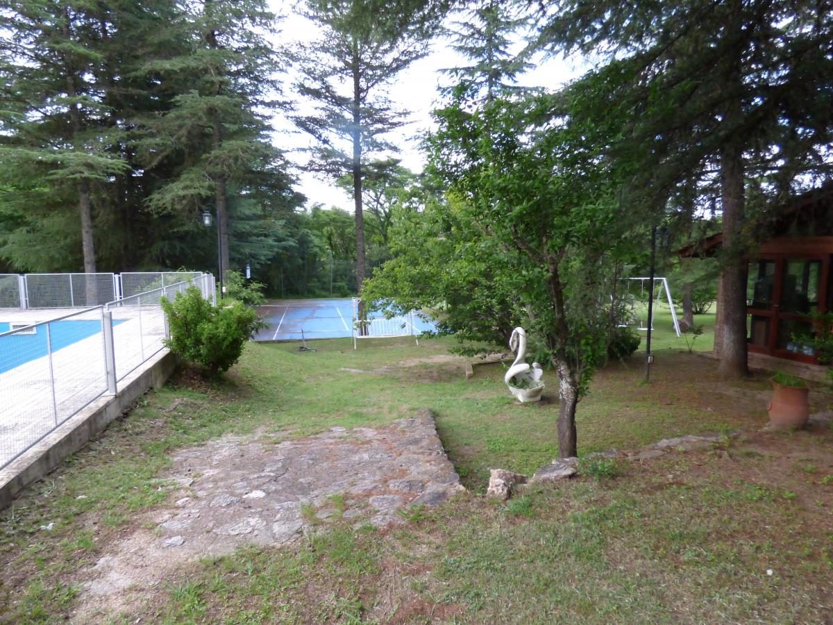 Casa con se acepta canje de departamentos en venta en Tanti - foto 3