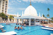 riu-palace-aruba-swim-up-bar-3