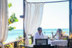 restaurant-couple-keyonna-antigua