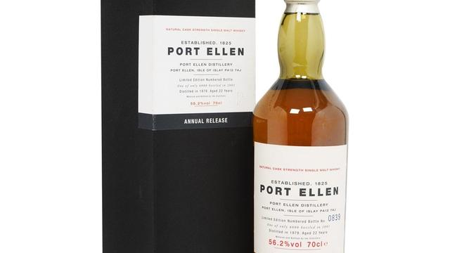Port Ellen 第一版年度發行威士忌酒瓶正面，瓶肩與酒標清楚