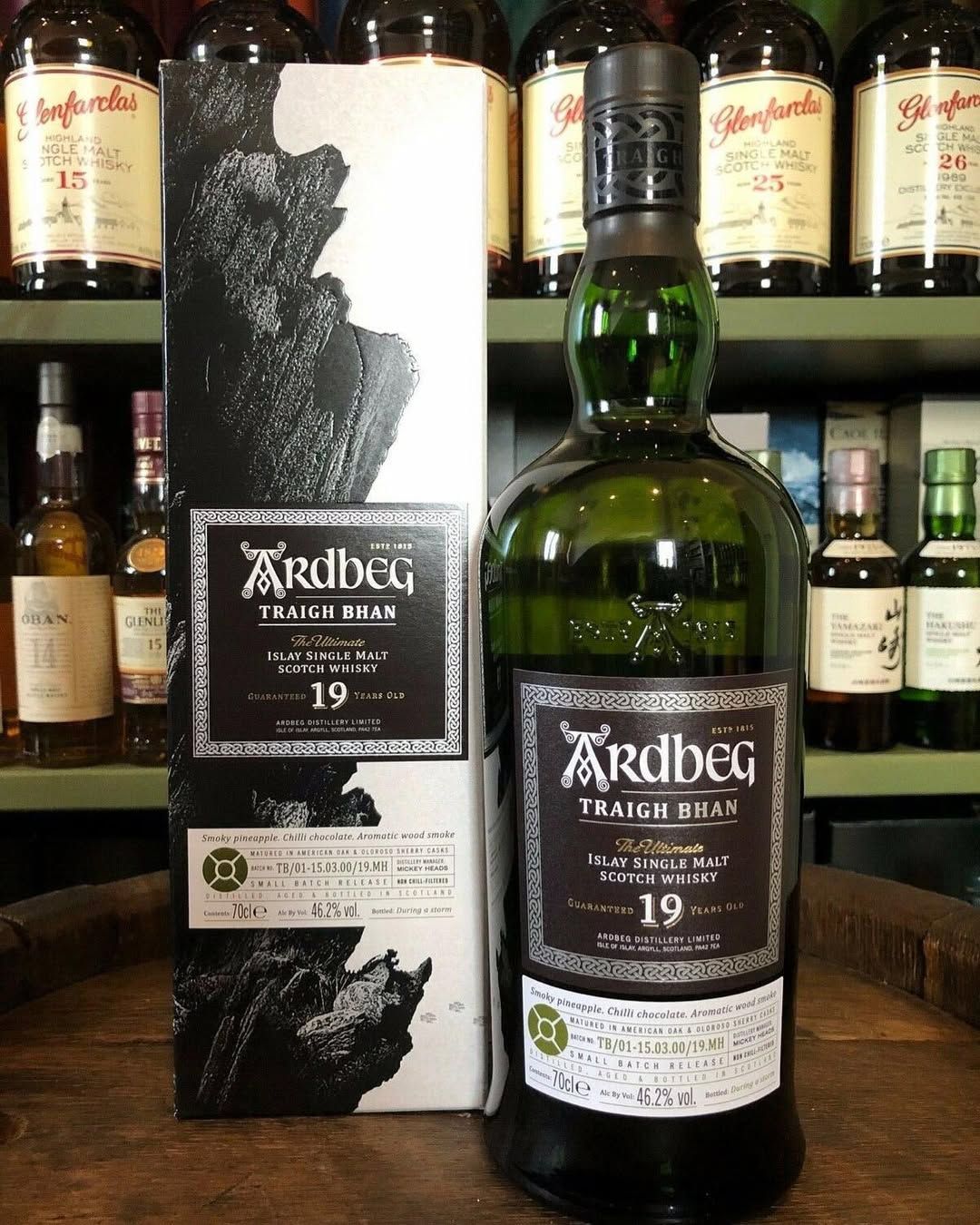 Ardbeg Traigh Bhan 19年系列包裝與酒瓶